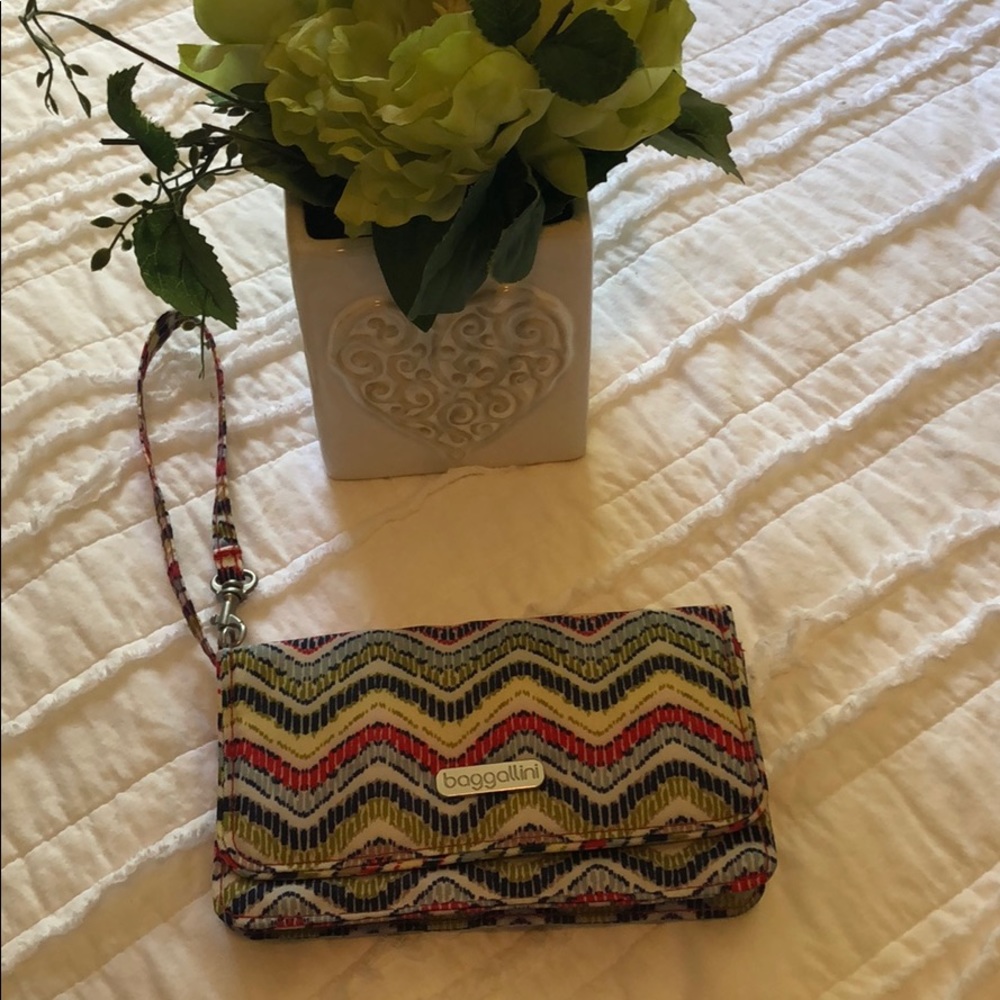 Baggallini Wristlet